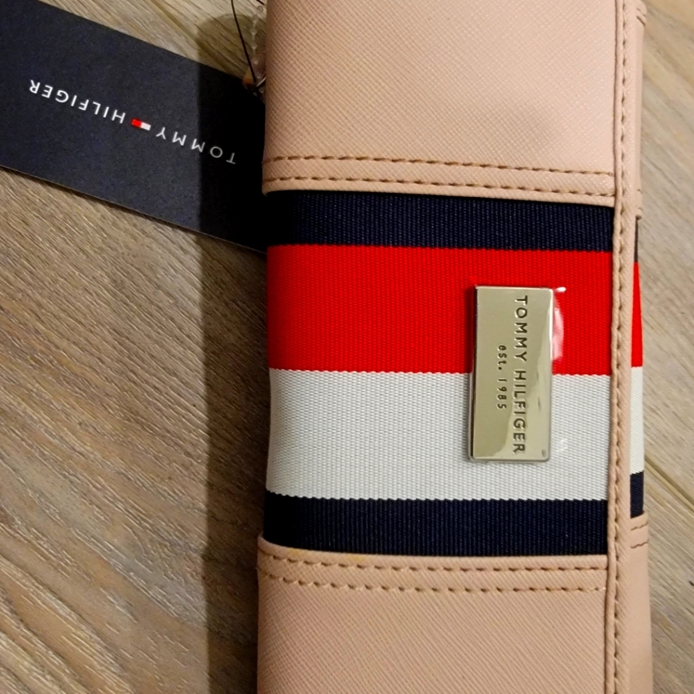 Tommy Hilfiger Trifold Women's Wallet